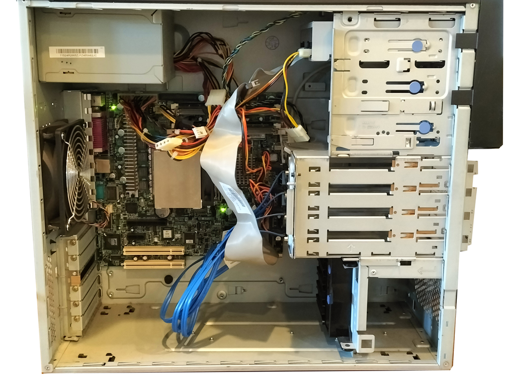 IBM eServer xSeries 206m 8485-PAP P4-3GHz / 4GB / HDDなし